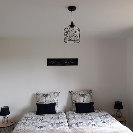 Le Cottage De Mae Seigy Eksteriør billede